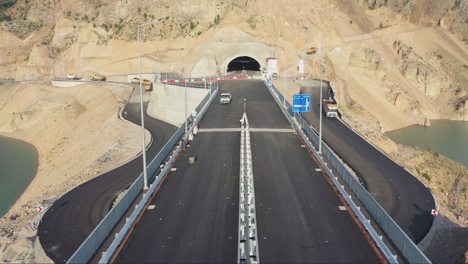 Yusufeli Merkez Viyadüğü yarın hizmete açılıyor
