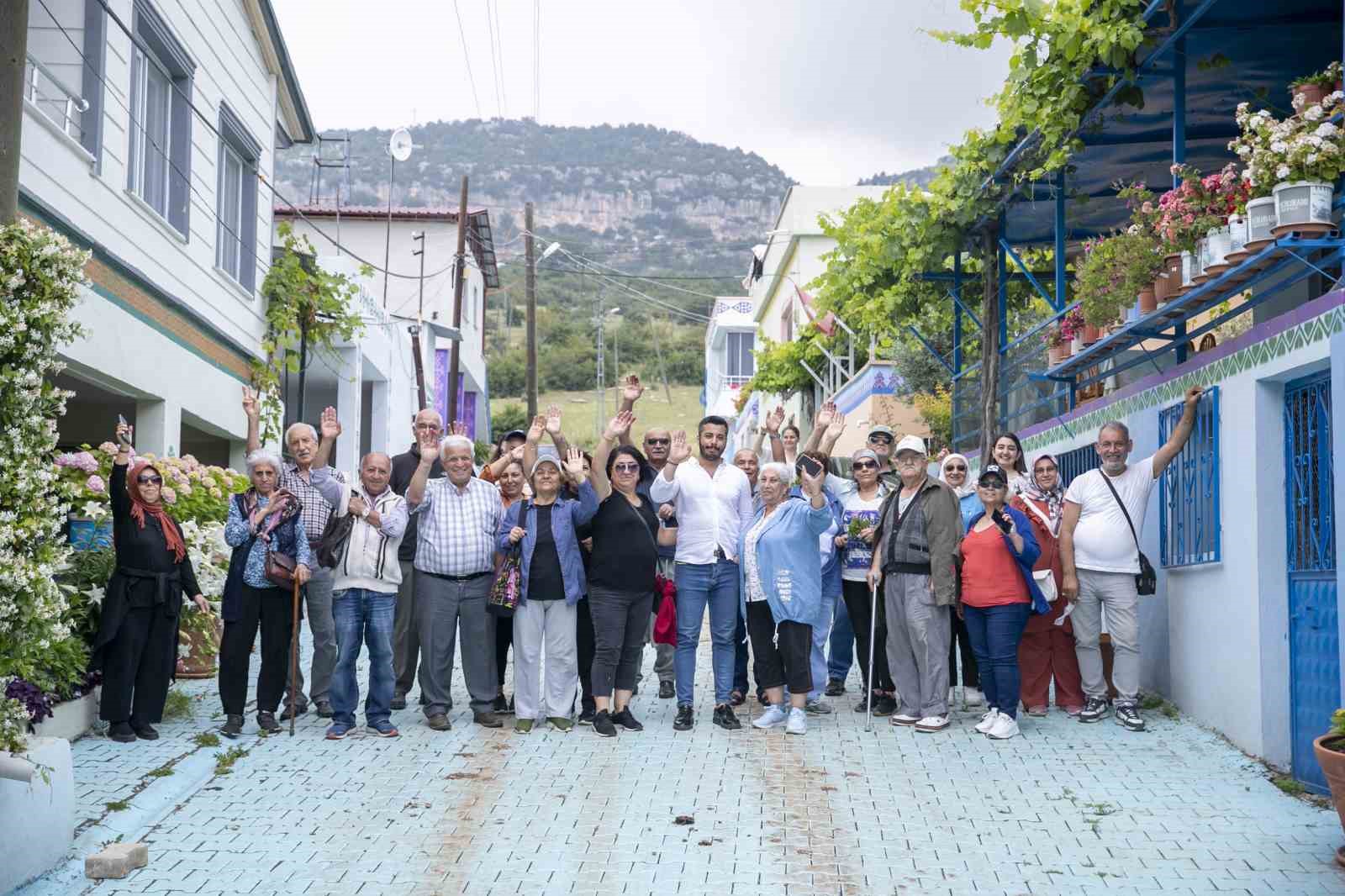 Emekli evi üyeleri, Darısekisi Örnek Köyü’nü gezdi
