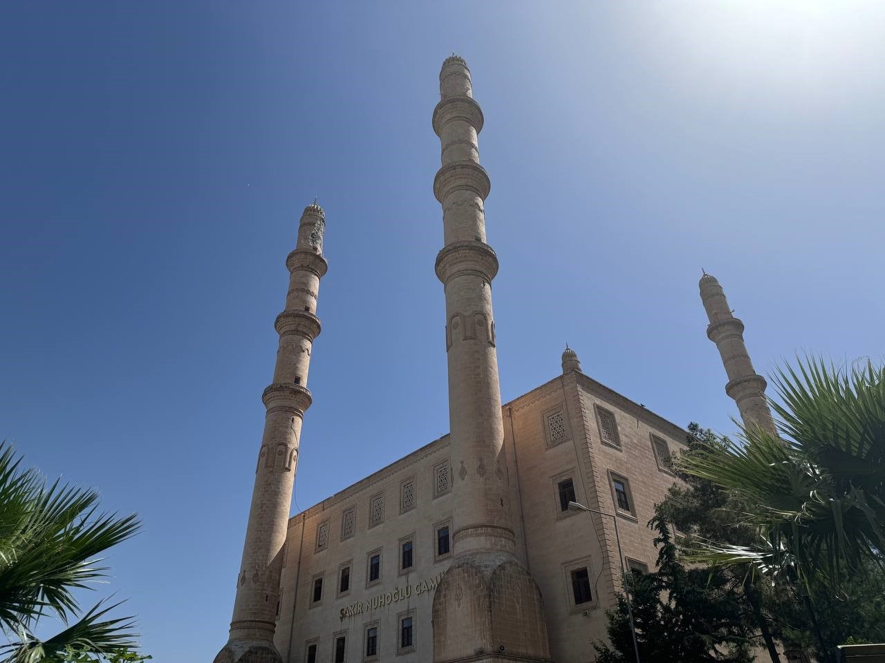 Mardin’de minareye yıldırım düştü
