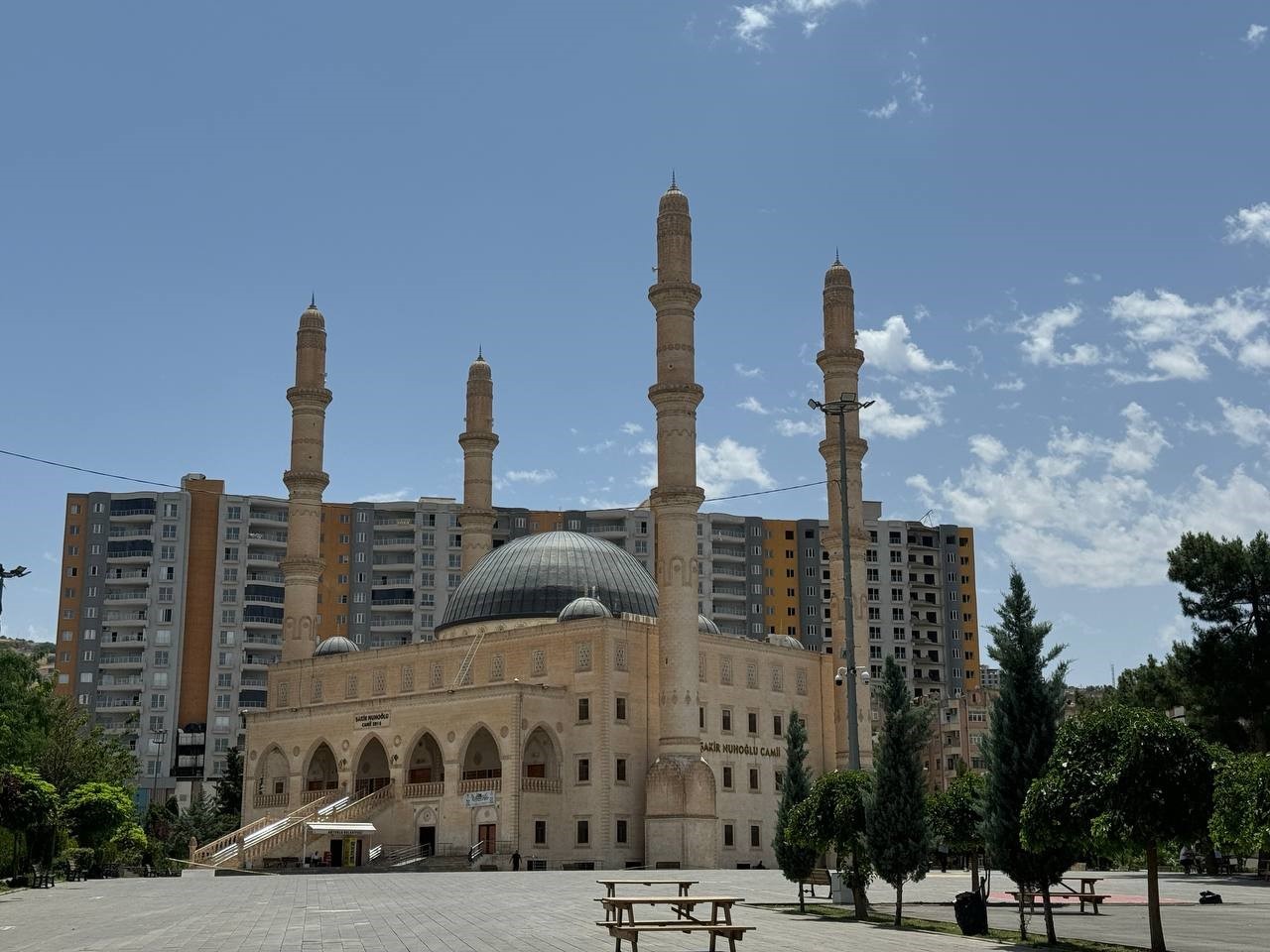 Mardin’de minareye yıldırım düştü
