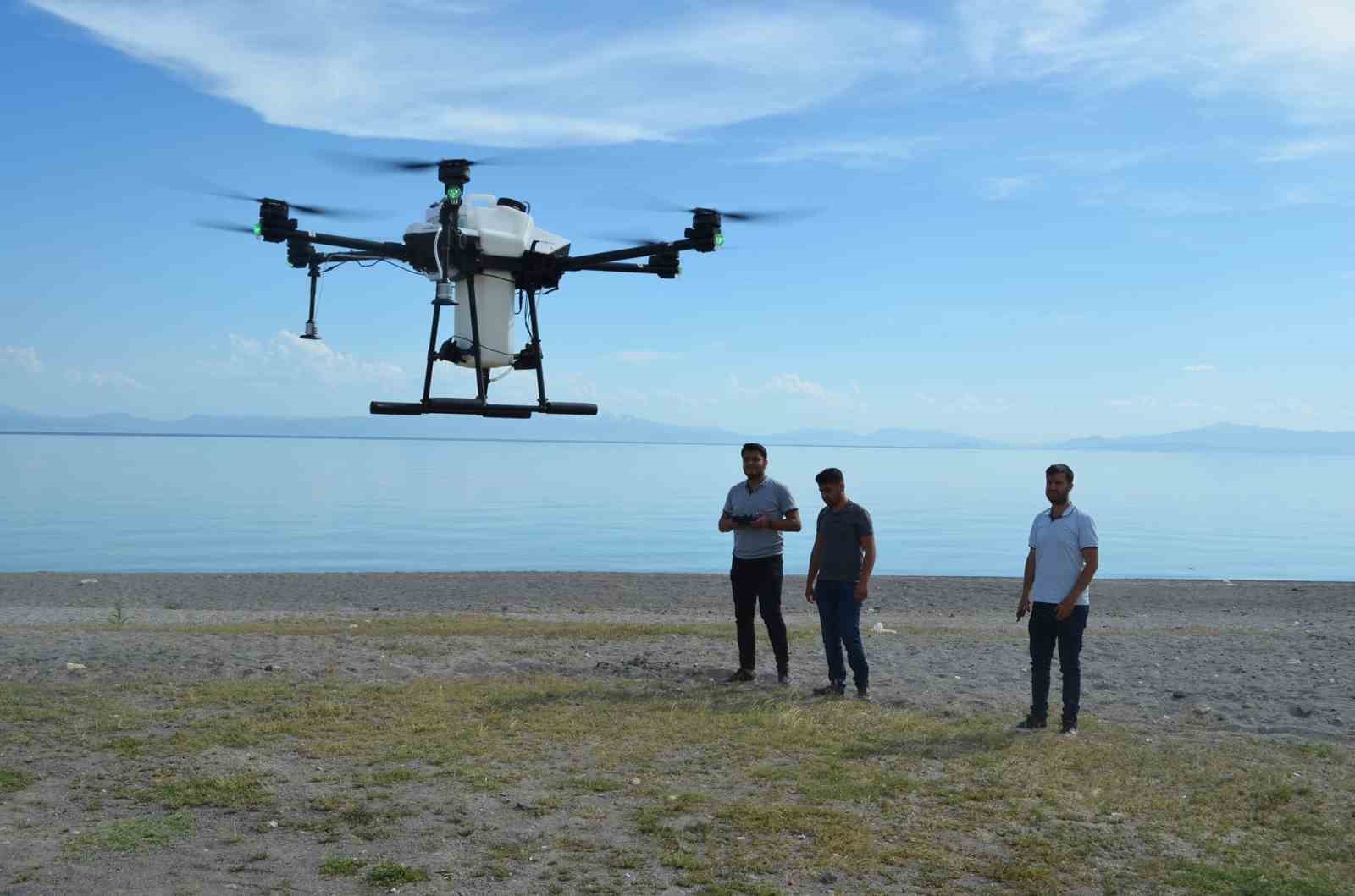 Adilcevaz’da drone ile sivrisinek ve haşerelerle mücadele
