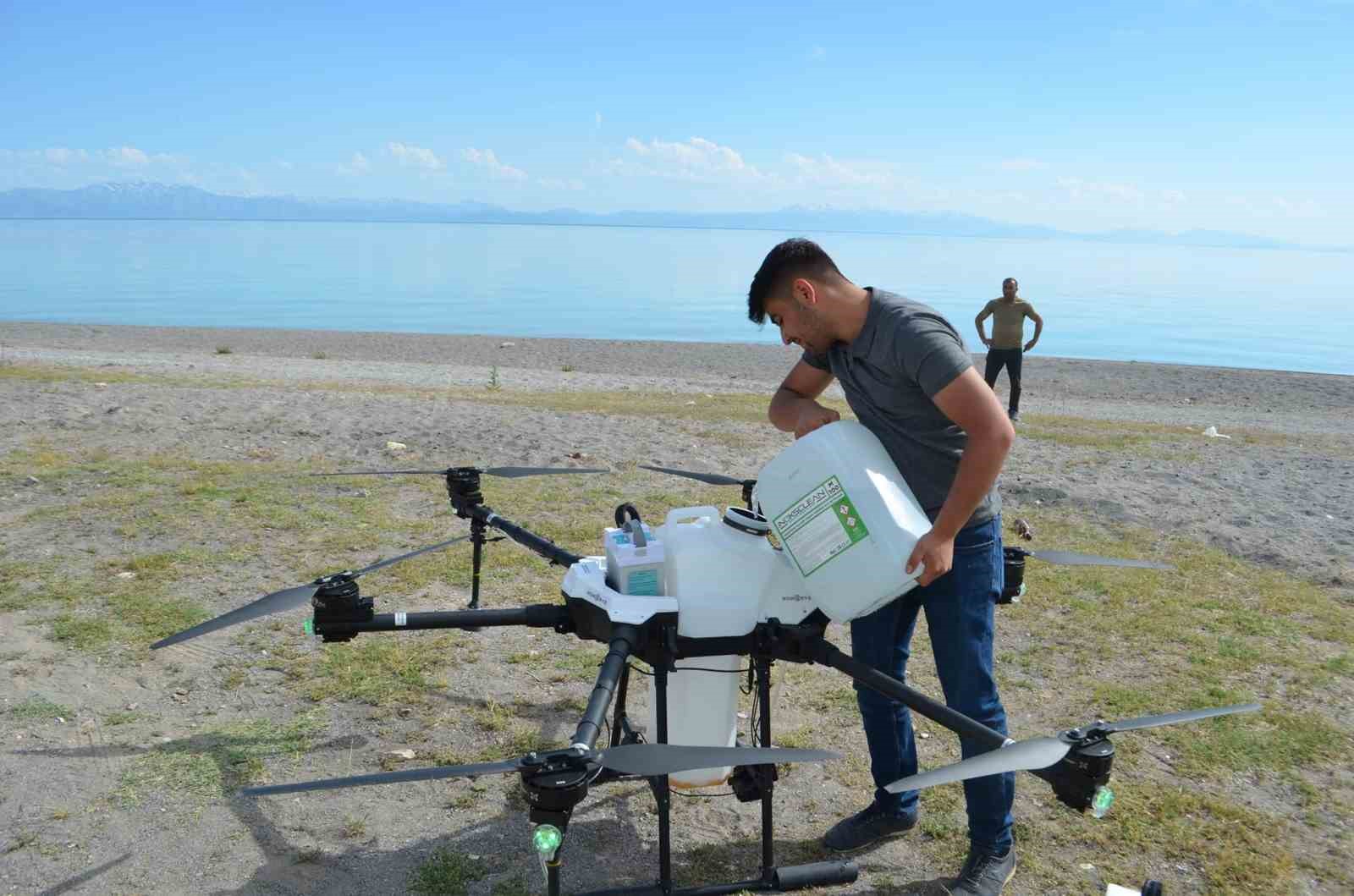 Adilcevaz’da drone ile sivrisinek ve haşerelerle mücadele
