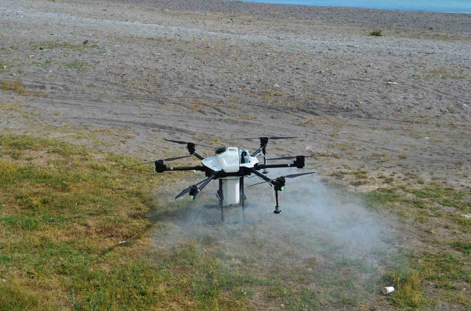 Adilcevaz’da drone ile sivrisinek ve haşerelerle mücadele
