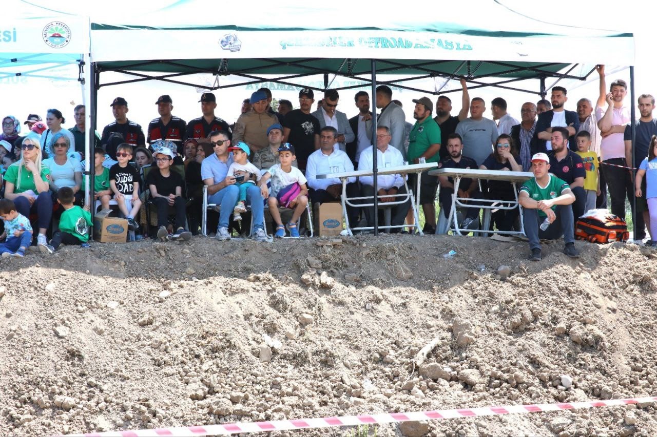 Amasya’da off-road yarışları nefes kesti
