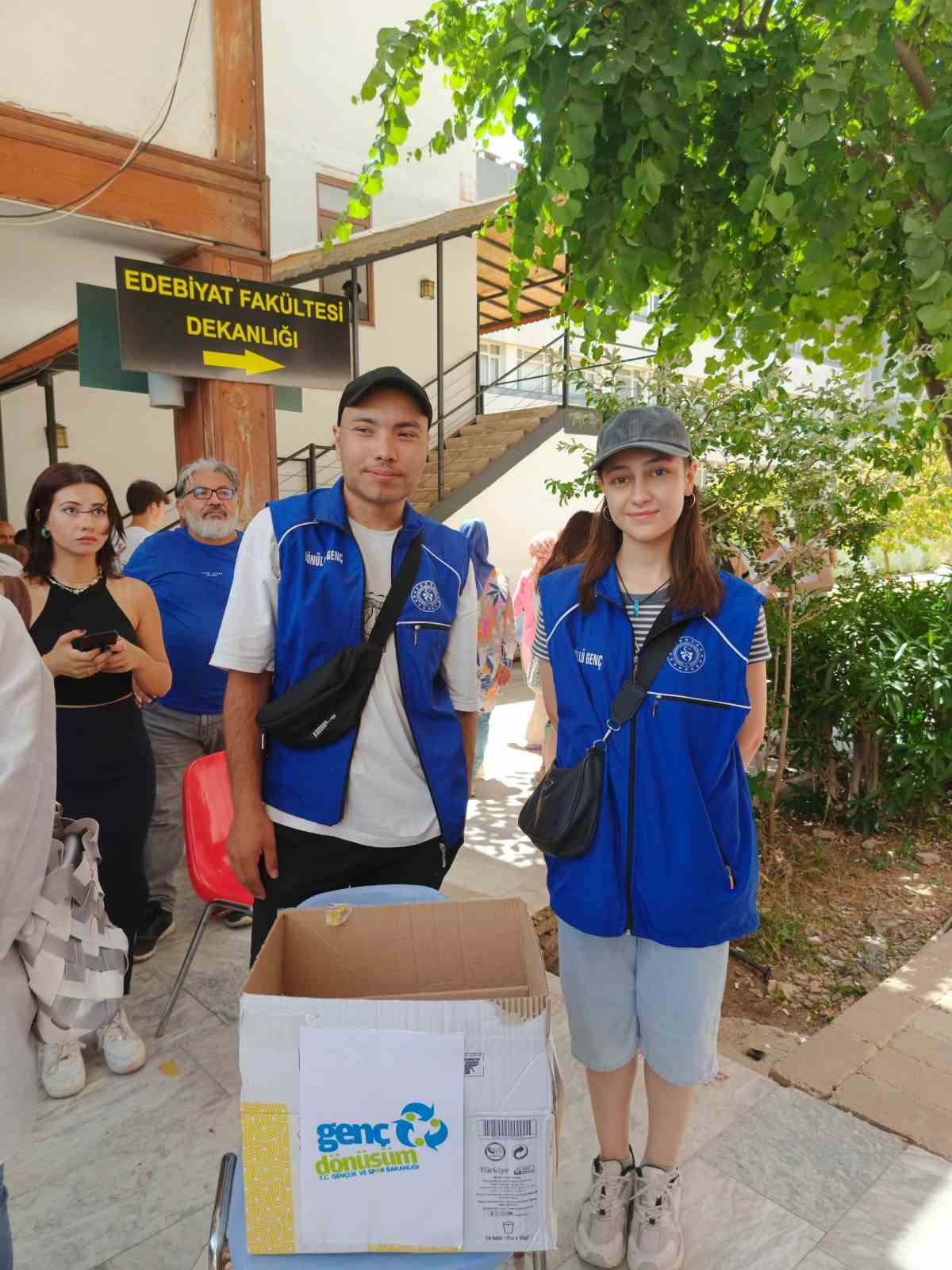 Muğla’da Gönüllü Gençler Köy Okulları için kalem topladı
