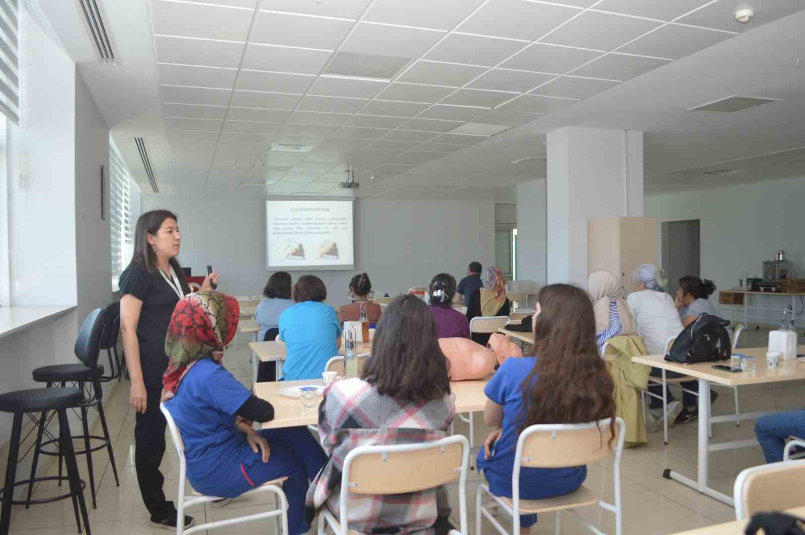 MEAH’ta hasta bakımında güvenli hava yolu yönetimi eğitimi verildi
