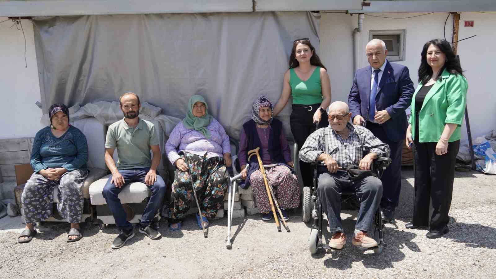 Yaşlı adam akülü aracına Yunusemre’yle kavuştu
