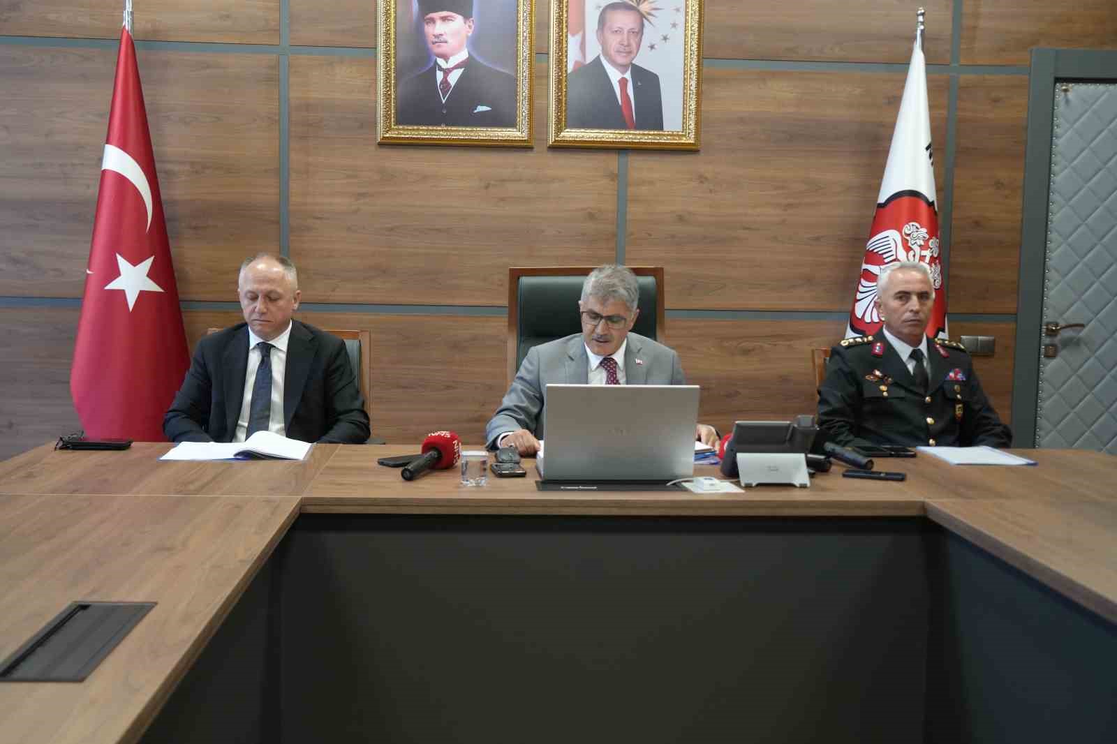 Niğde’de İl Güvenlik ve Asayiş Toplantısı Yapıldı
