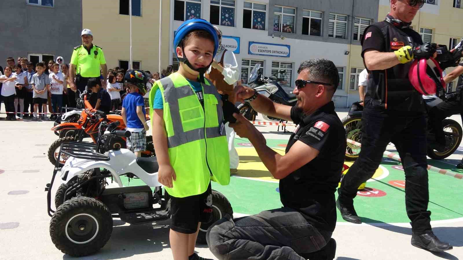 Öğrenciler hem motosikleti tanıdı hem de deneyimleme imkanı buldu
