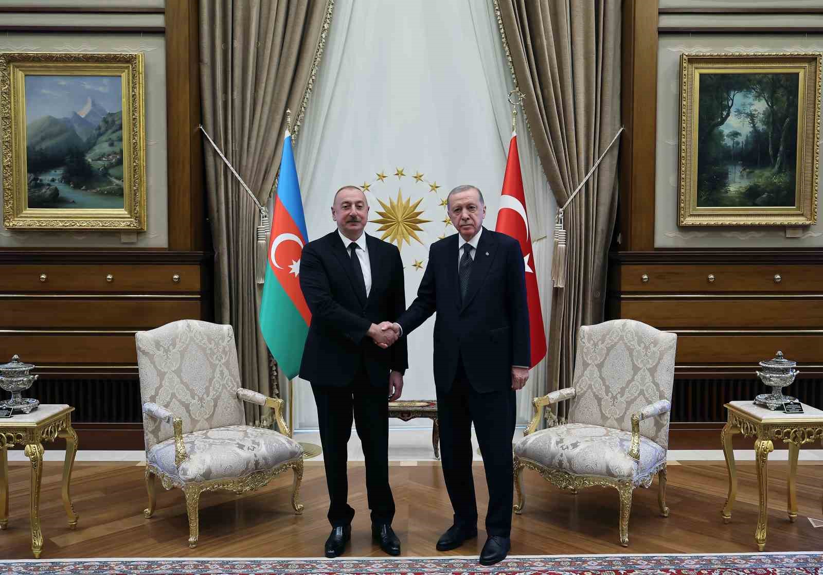 Cumhurbaşkanı Erdoğan, Azerbaycan Cumhurbaşkanı Aliyev ile görüştü
