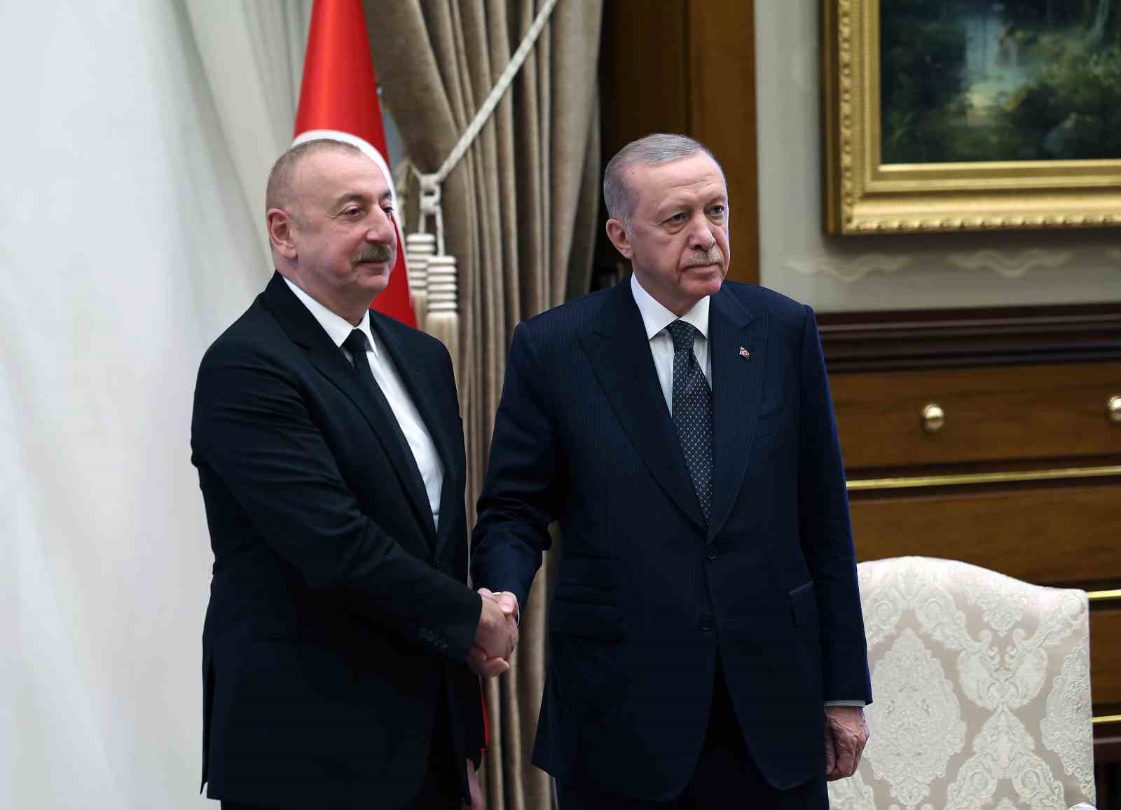 Cumhurbaşkanı Erdoğan, Azerbaycan Cumhurbaşkanı Aliyev ile görüştü
