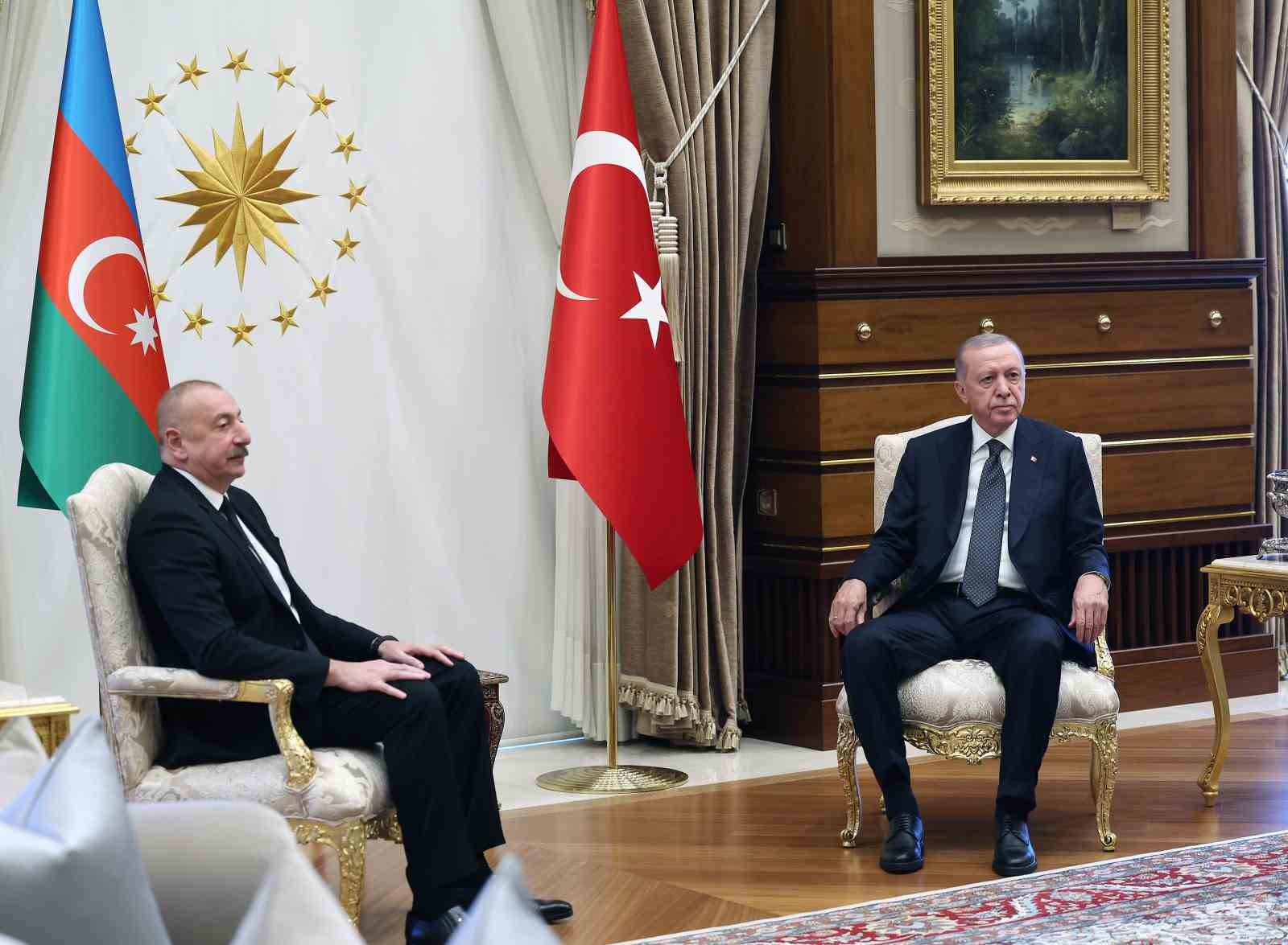 Cumhurbaşkanı Erdoğan, Azerbaycan Cumhurbaşkanı Aliyev ile görüştü
