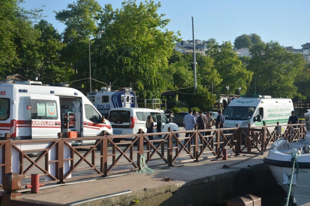 Kimliği belirsiz ceset balıkçı limanından çıkarıldı
