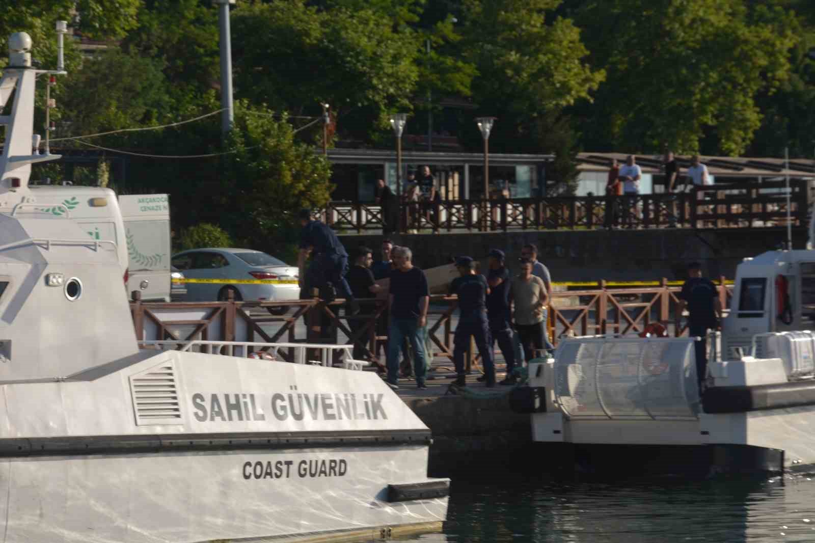 Kimliği belirsiz ceset balıkçı limanından çıkarıldı
