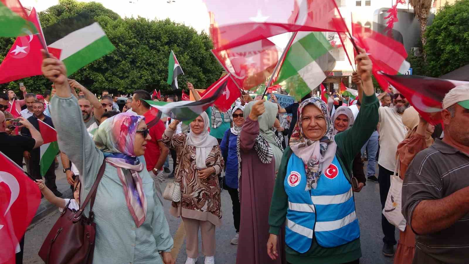 Mersin’de Filistin’e destek, İsrail’e tepki yürüyüşü
