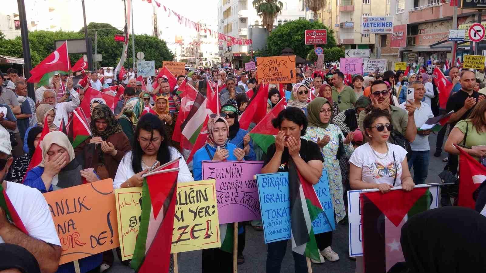 Mersin’de Filistin’e destek, İsrail’e tepki yürüyüşü
