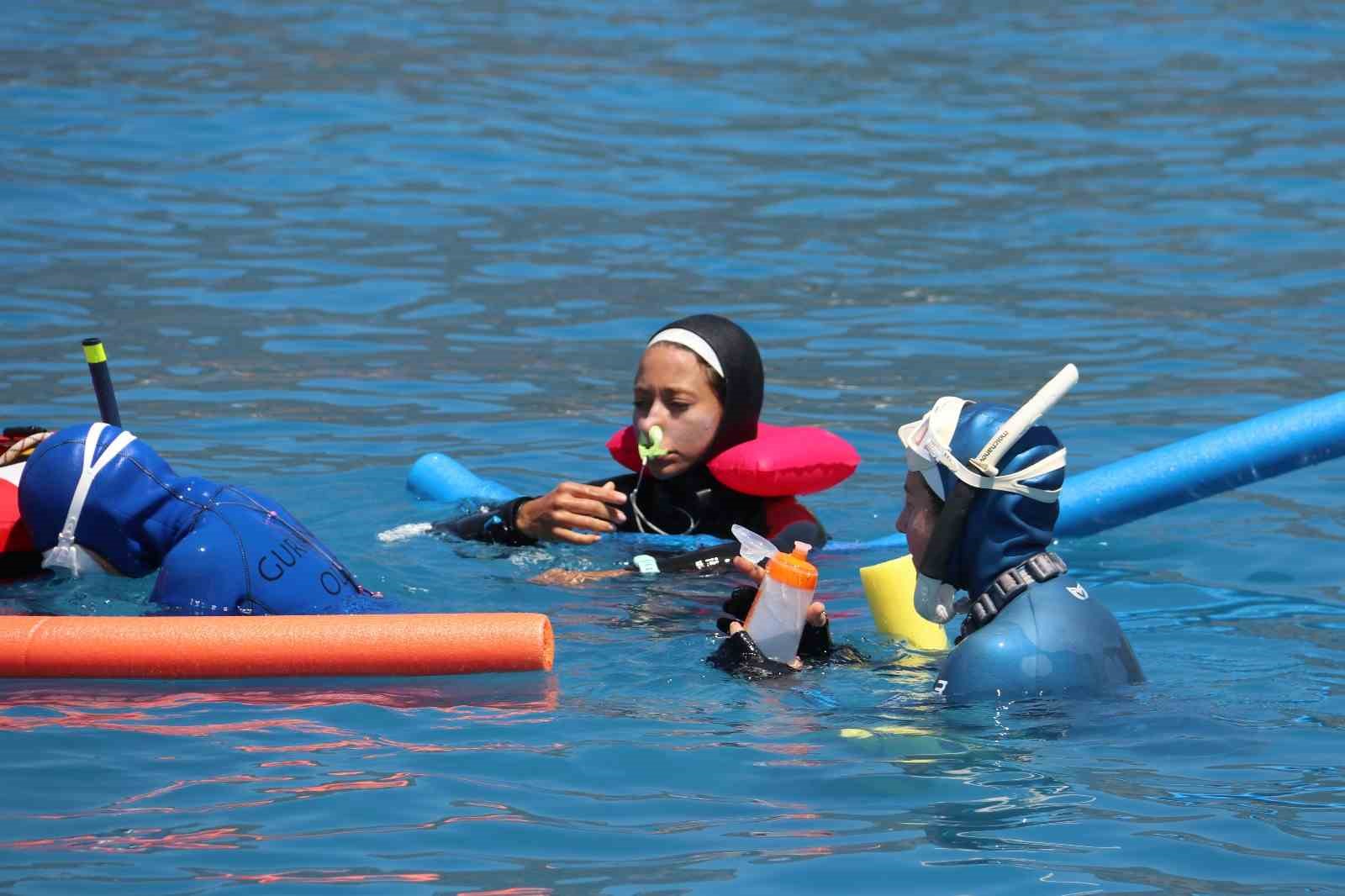 Ölüdeniz, dünya serbest dalış rekortmenlerini ağırlıyor
