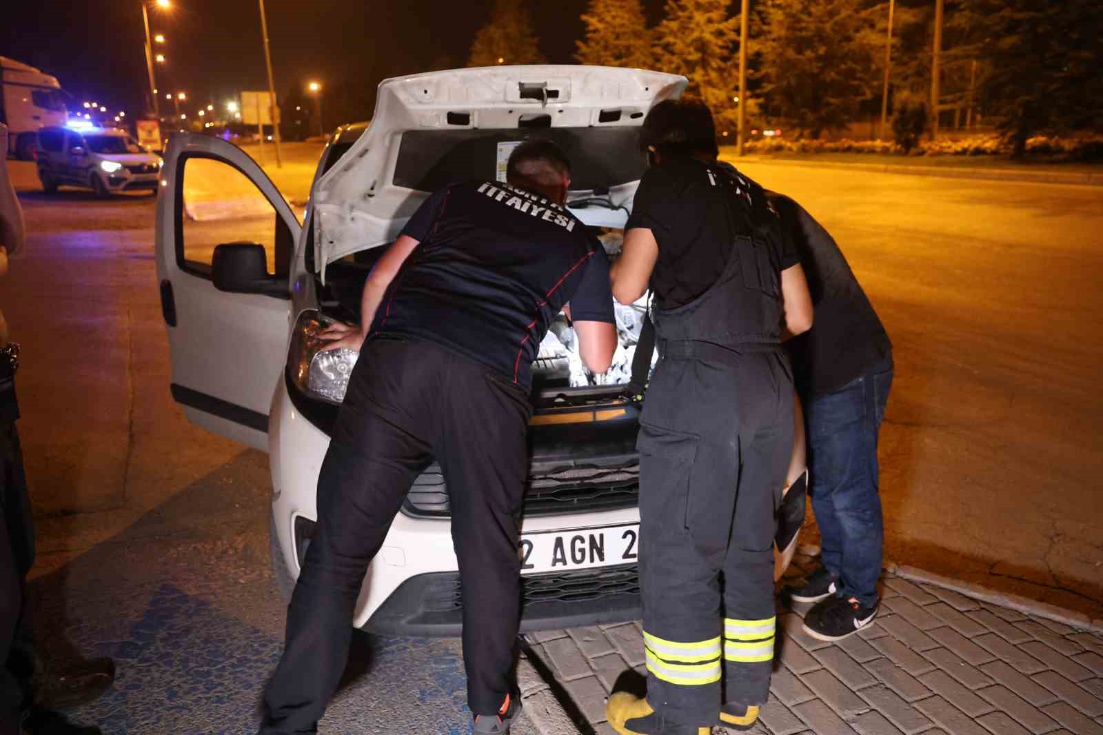 Uygulama noktasına hatalı sürücü değil, aracının motoruna kedi kaçan sürücü geldi
