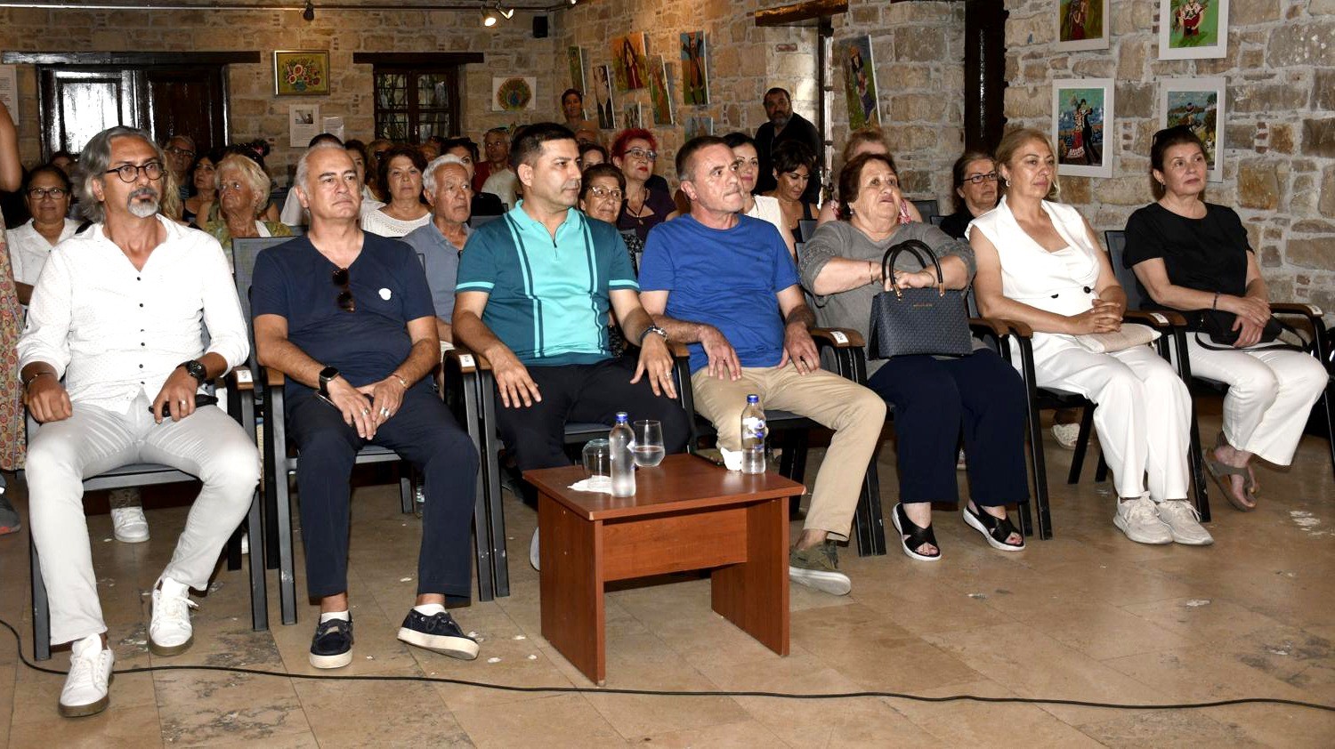 Kuşadası’nda ’Mavi İnsan’ lakaplı şair anıldı
