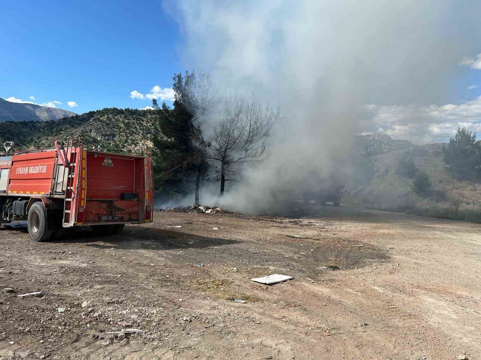 Çöp dökülen alanda yangın çıktı
