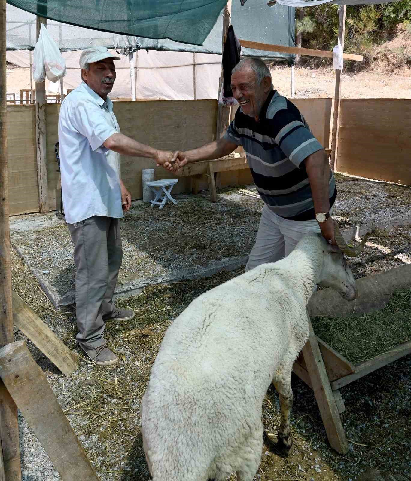 Kuşadası Belediyesi Kurban Bayramı’na hazır
