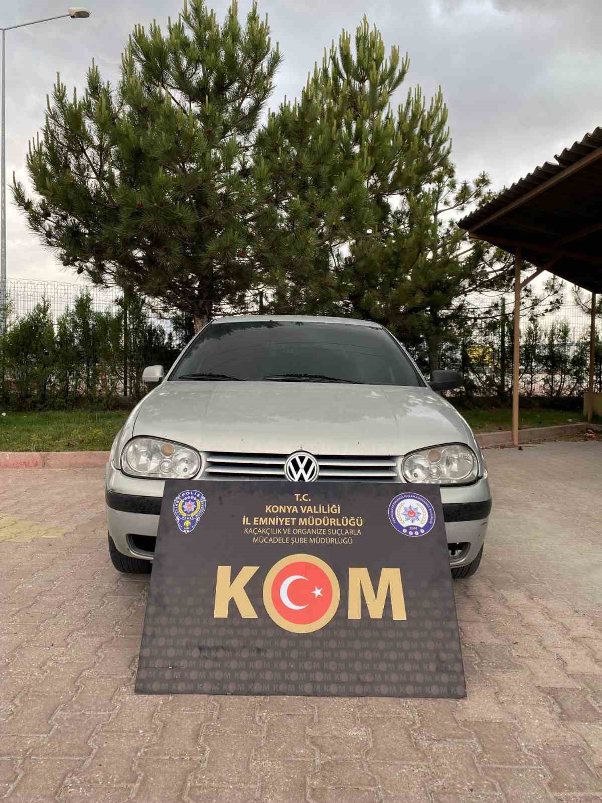 Konya’da gümrük kaçağı araç, sahte plakalar ele geçirildi: 4 gözaltı
