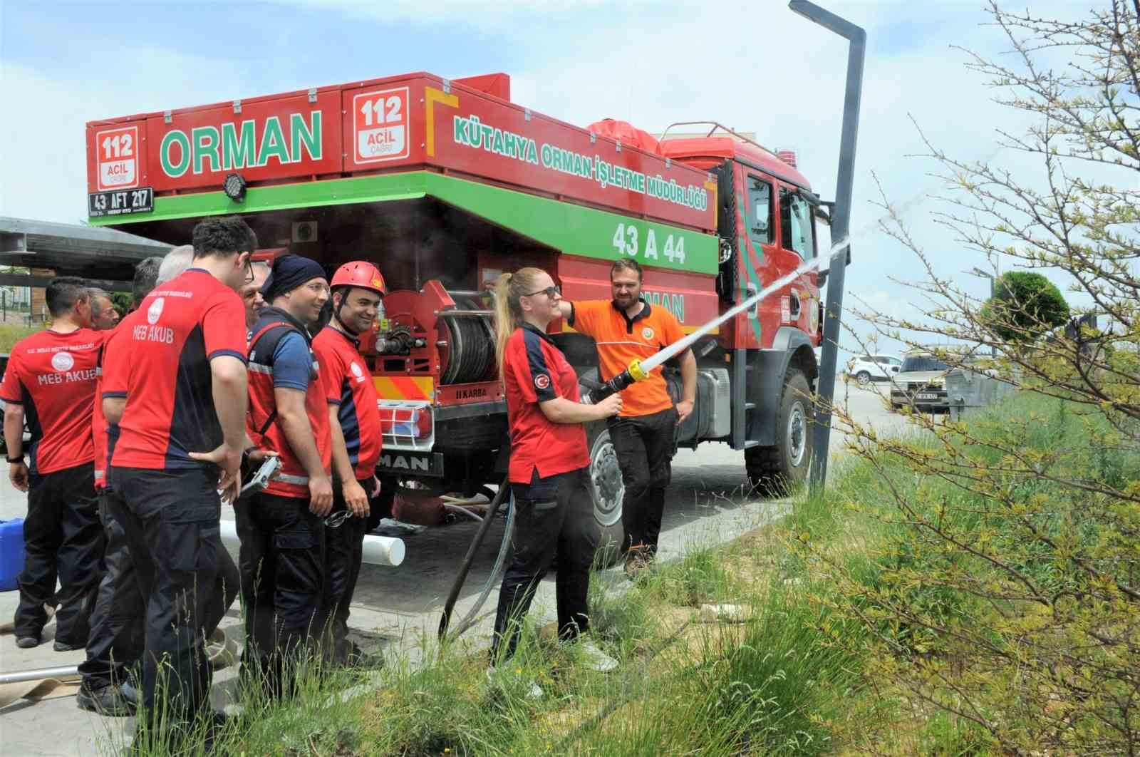 Kütahya Orman Bölge Müdürlüğünde orman yangınlarıyla mücadele gönüllü eğitimleri
