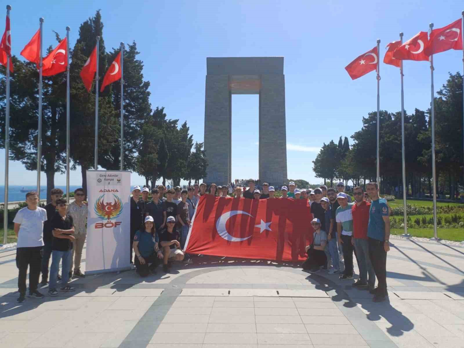 Adana’da eğitim gören 40 lise öğrencisi polis tarafından Bursa ve Çanakkale’ye götürüldü
