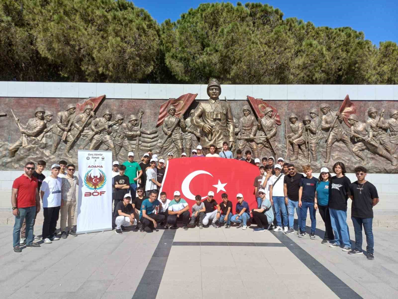 Adana’da eğitim gören 40 lise öğrencisi polis tarafından Bursa ve Çanakkale’ye götürüldü
