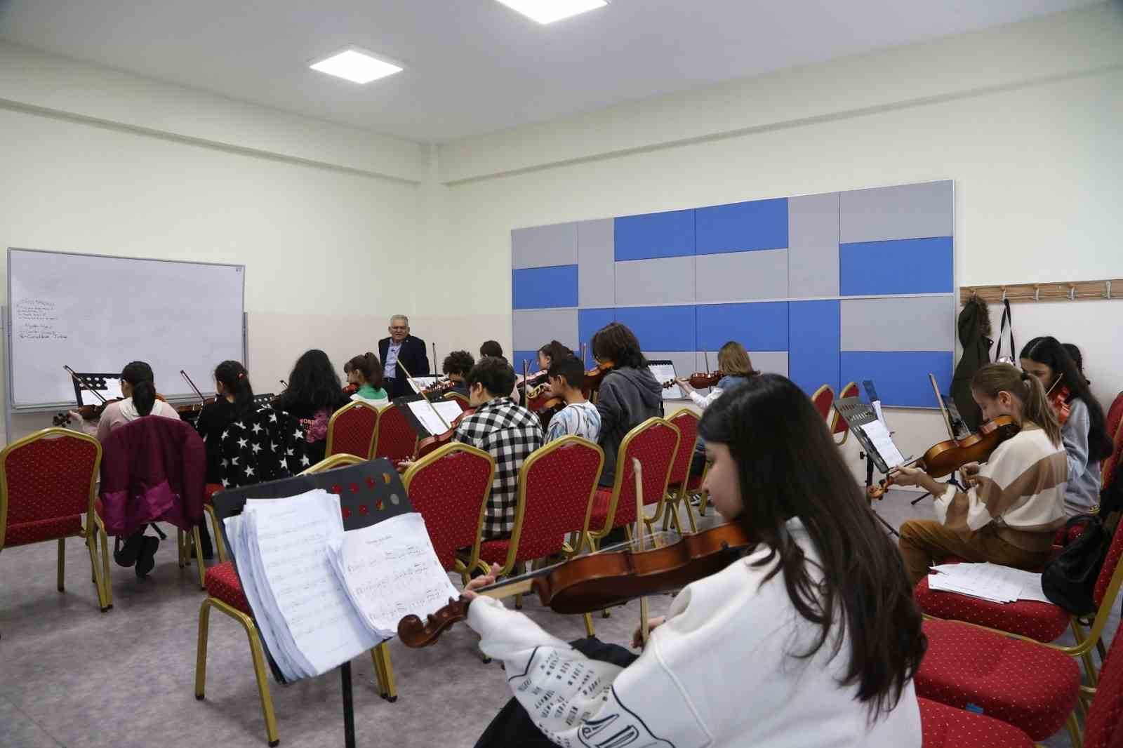 Büyükşehir Belediyesi Sanat Akademisi Yaz Kursları kayıtları sürüyor
