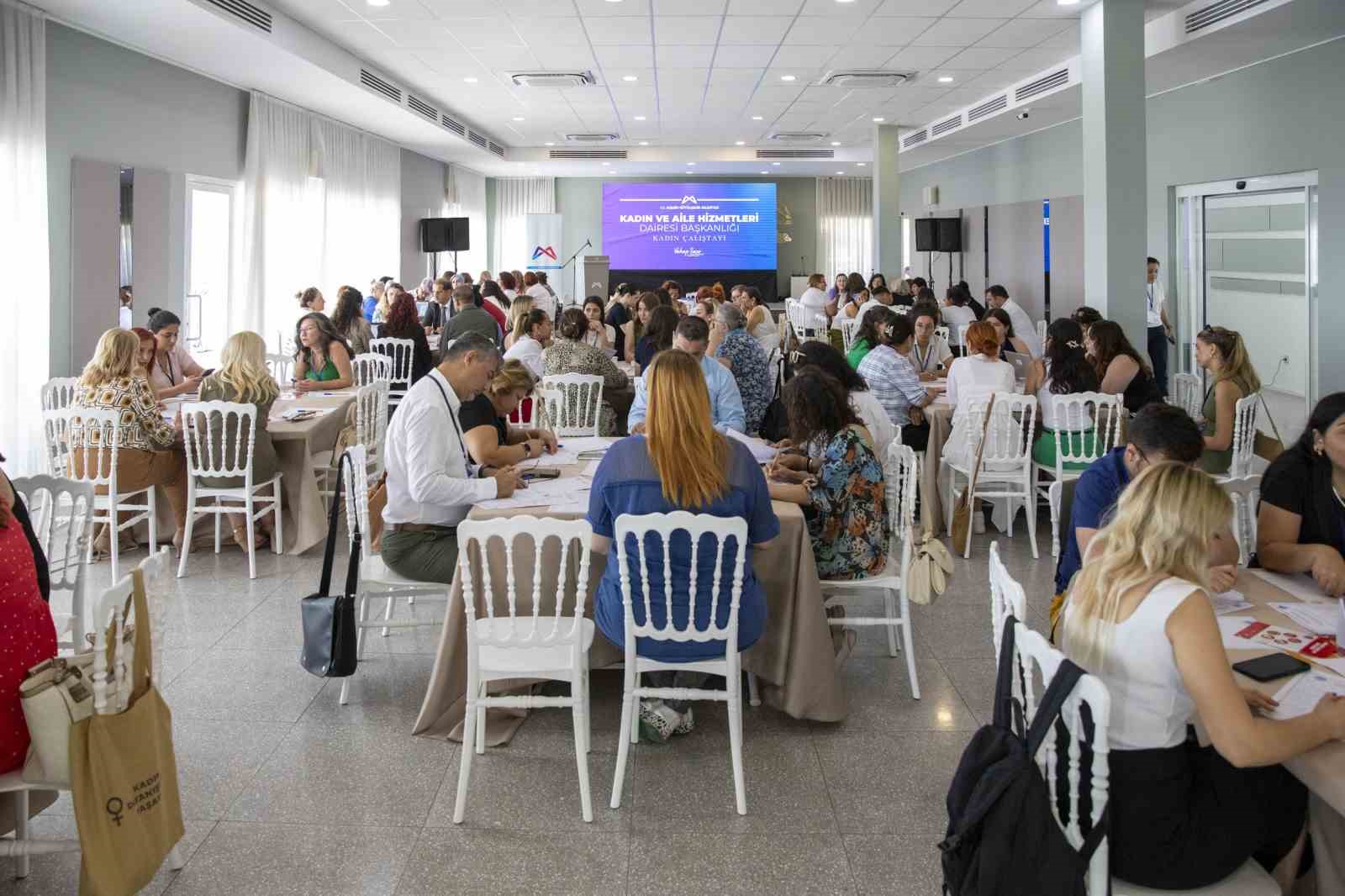 Mersin’de ’Kadın Çalıştayı’ gerçekleştirildi
