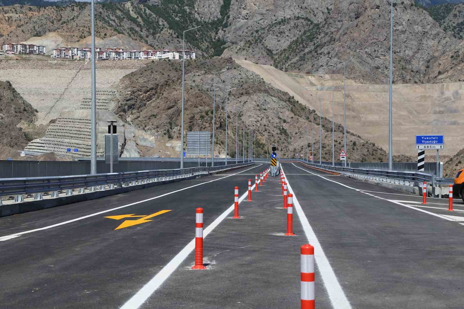 Yusufeli Merkez Viyadüğü hizmete açıldı
