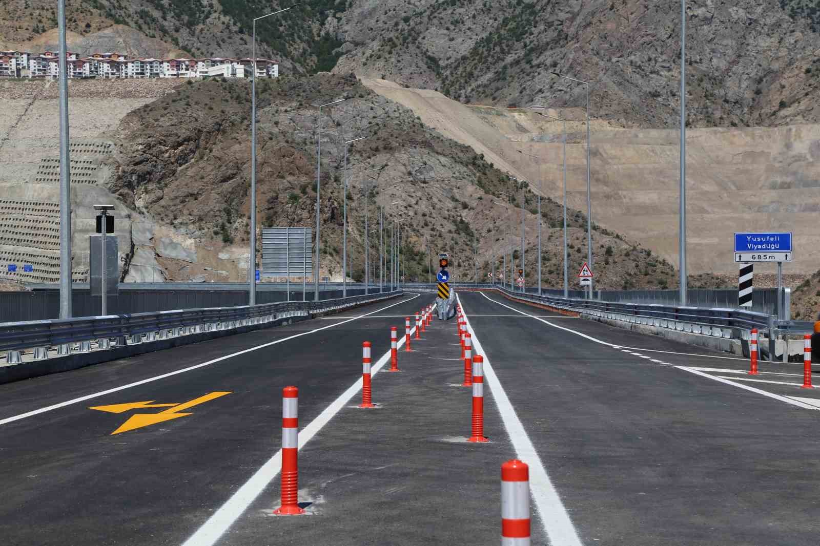 Yusufeli Merkez Viyadüğü hizmete açıldı
