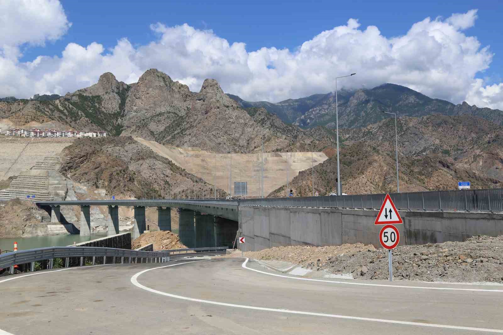 Yusufeli Merkez Viyadüğü hizmete açıldı
