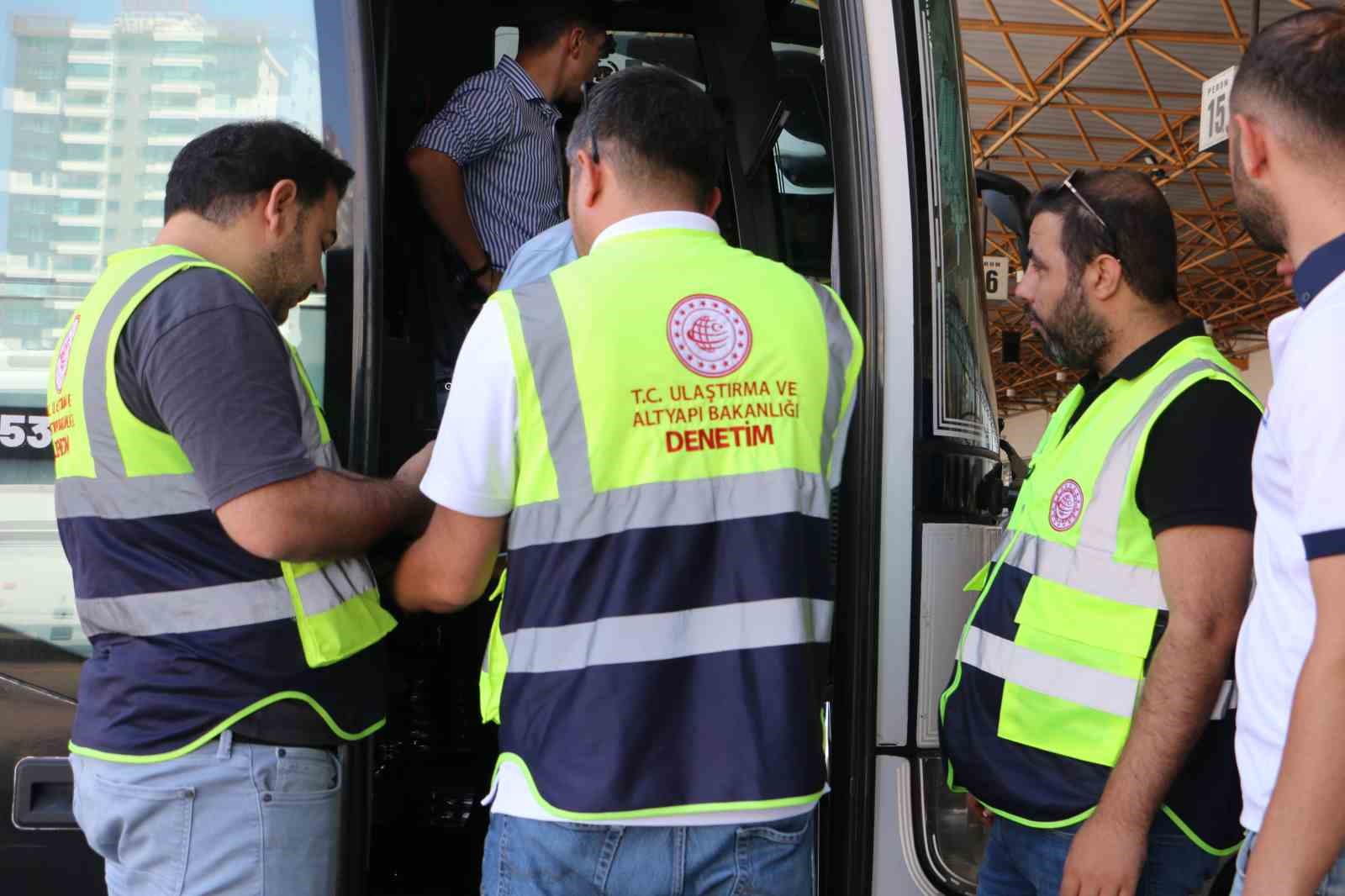 Diyarbakır Otogarı’nda bayram için geliş yoğunluğu başladı, denetimler sıklaştı
