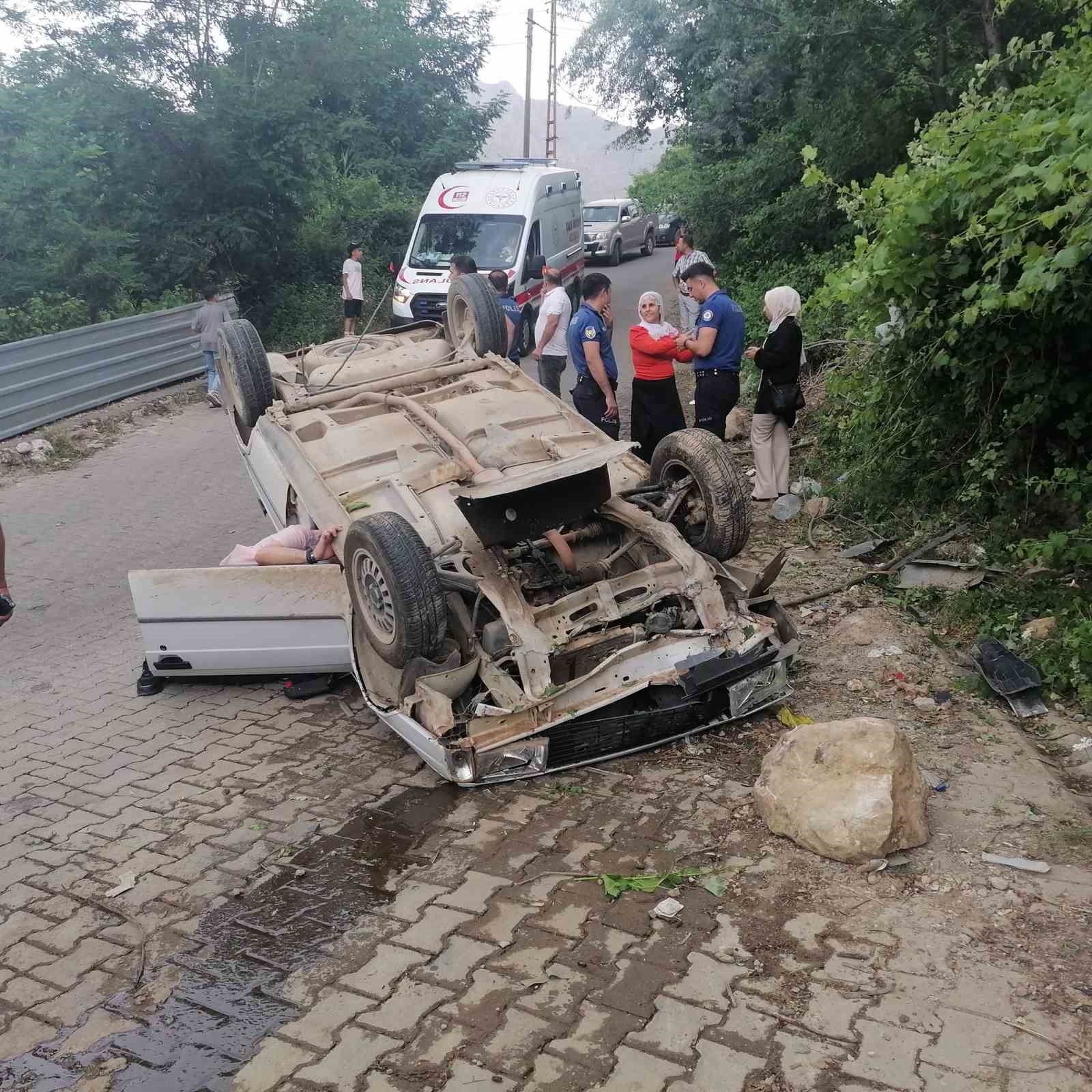 Sason’da otomobil takla attı: 5 yaralı
