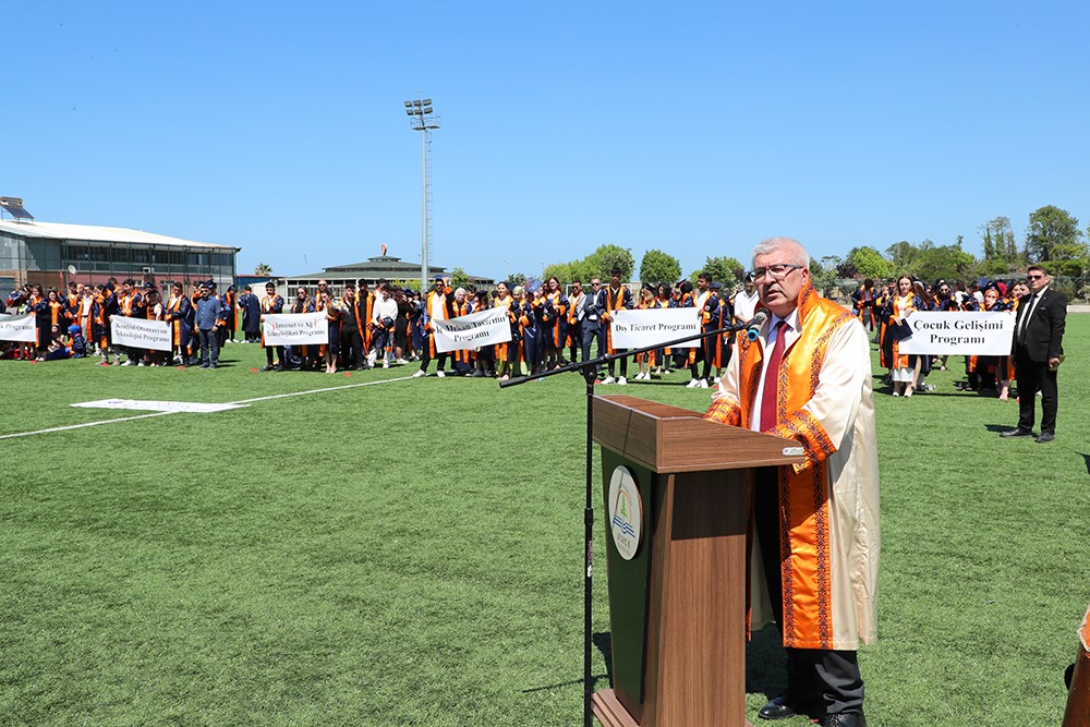 Ayancık MYO’da mezuniyet töreni
