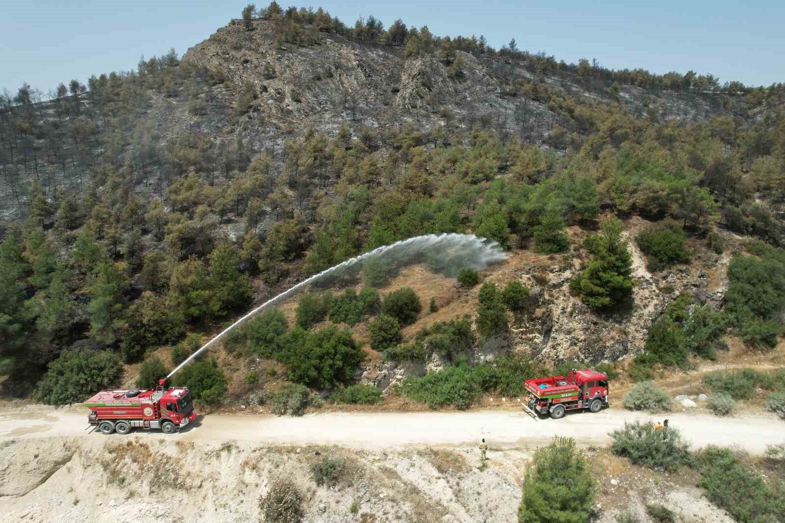 35 hektar alanın zarar gördüğü yangın sahası havadan görüntülendi
