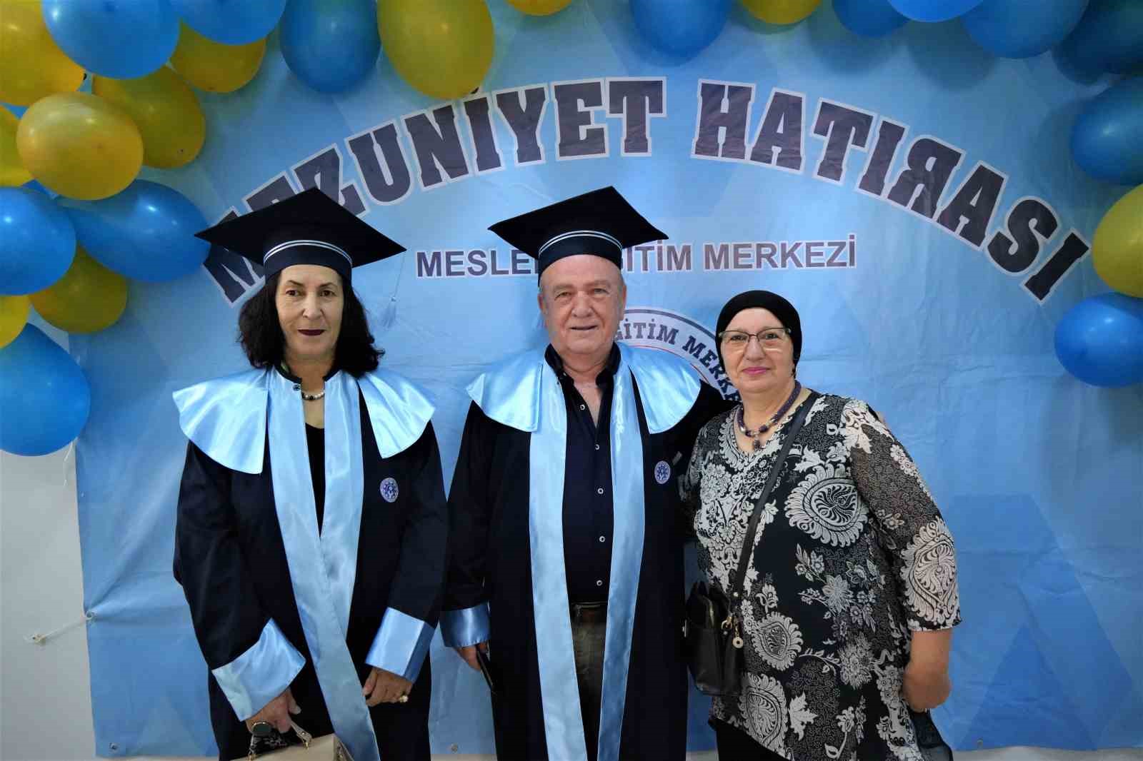 Öğrenmenin yaşı yok: 71 yaşında lise diploması aldı, göbek attı
