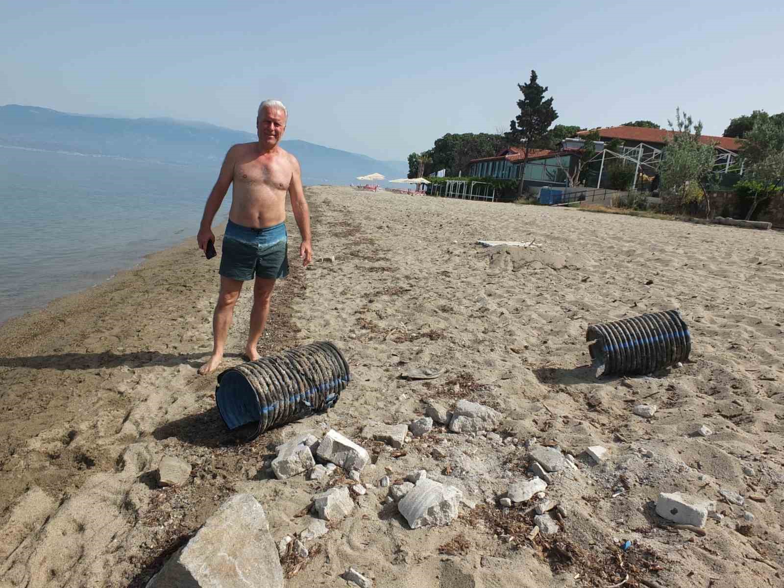 Balıkesir’de plaj kirliliği tepkilere neden oldu
