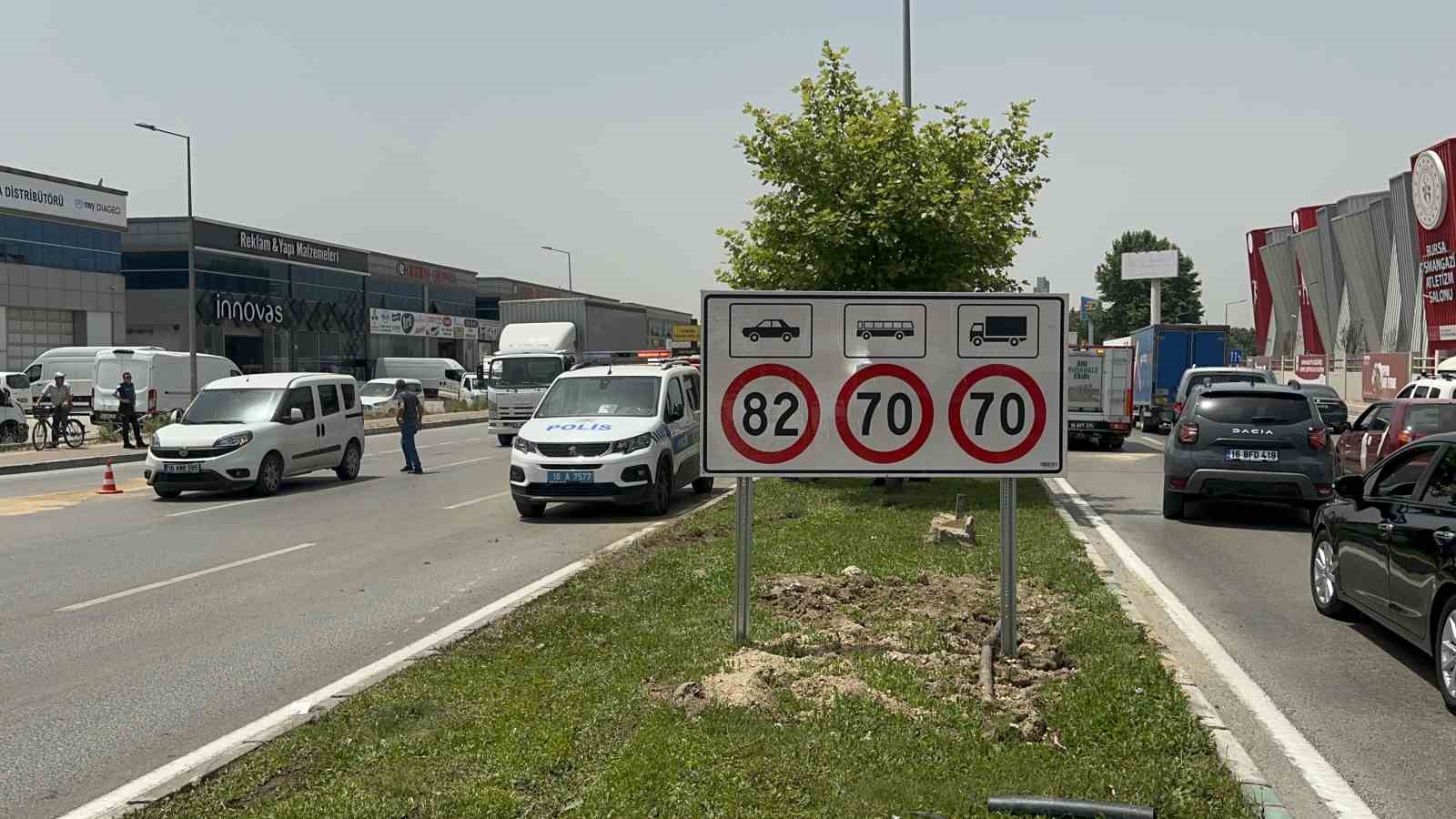 Takla atarak karşı şeride geçti: O anlar kamerada
