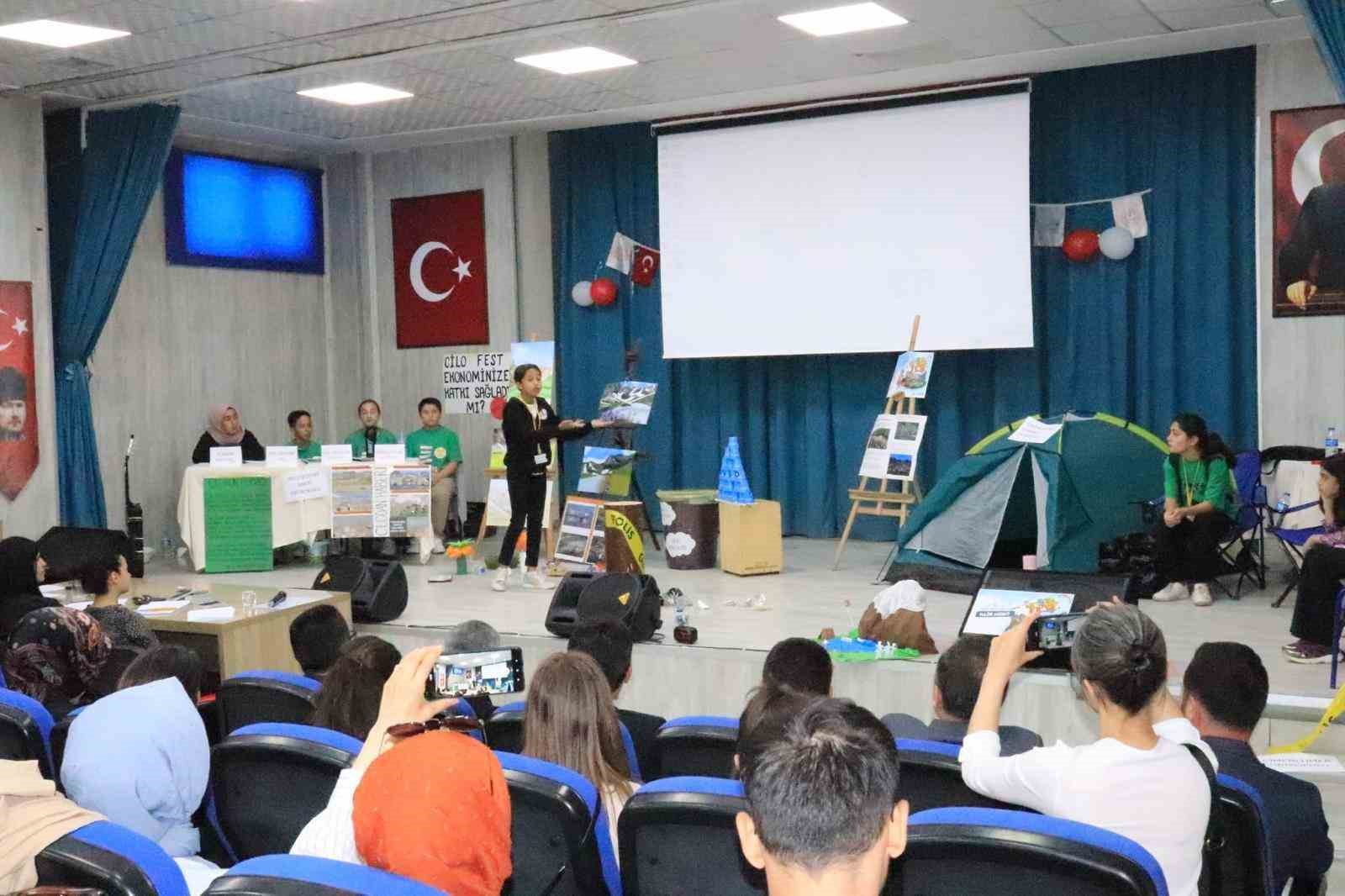 Hakkari’de münazara yarışmasının finali yapıldı
