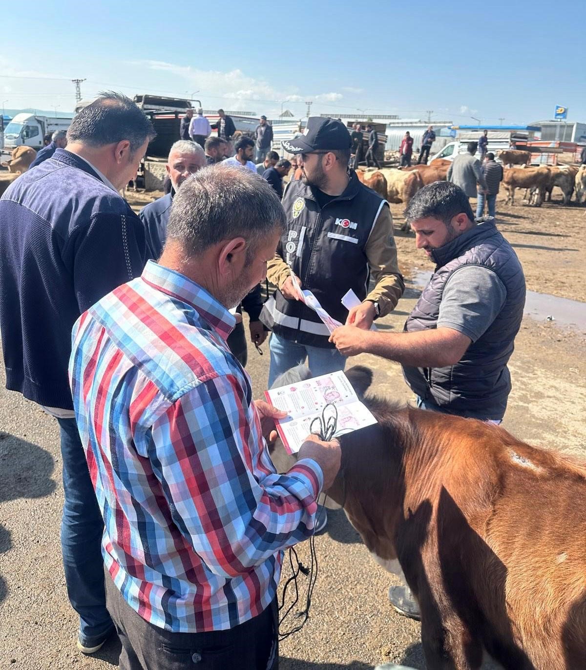 Kars’ta polisten sahte para uyarısı
