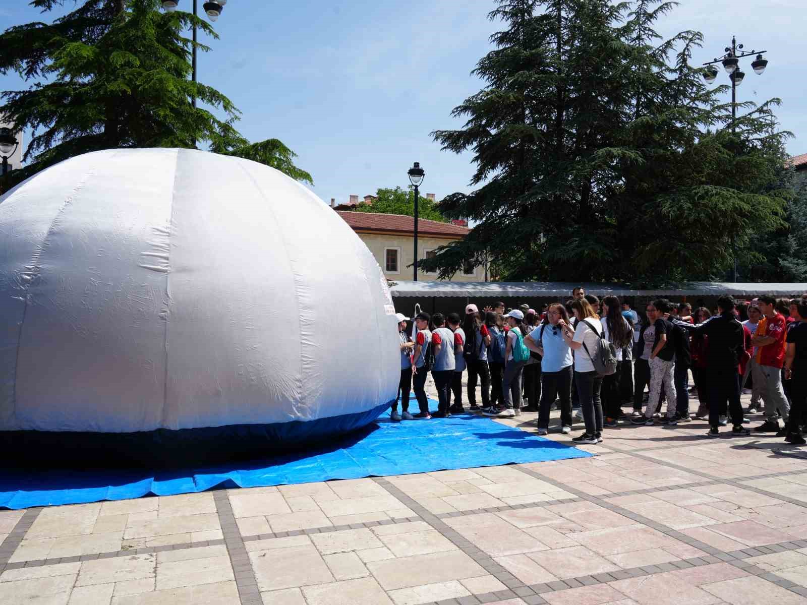 Öğrencilerin projeleri Bilim Festivali’nde sergilendi
