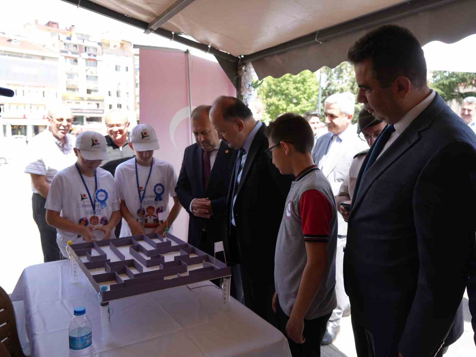 Öğrencilerin projeleri Bilim Festivali’nde sergilendi
