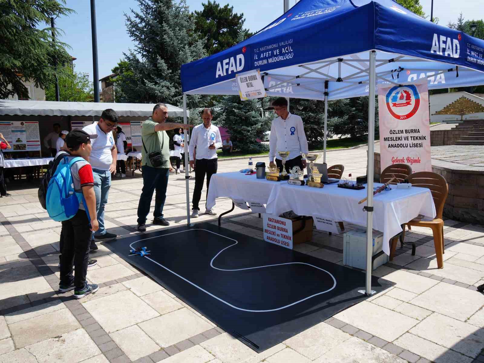 Öğrencilerin projeleri Bilim Festivali’nde sergilendi
