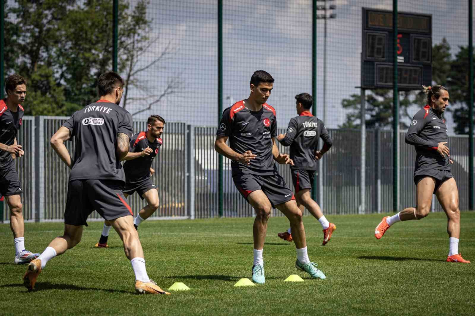 A Milli Futbol Takımı hazırlıklarını sürdürdü
