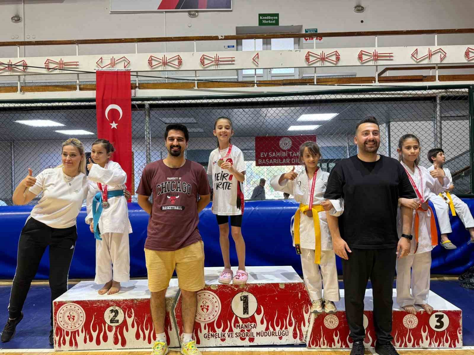 Manisa BBSK Karate Takımı Manisa Şampiyonu oldu
