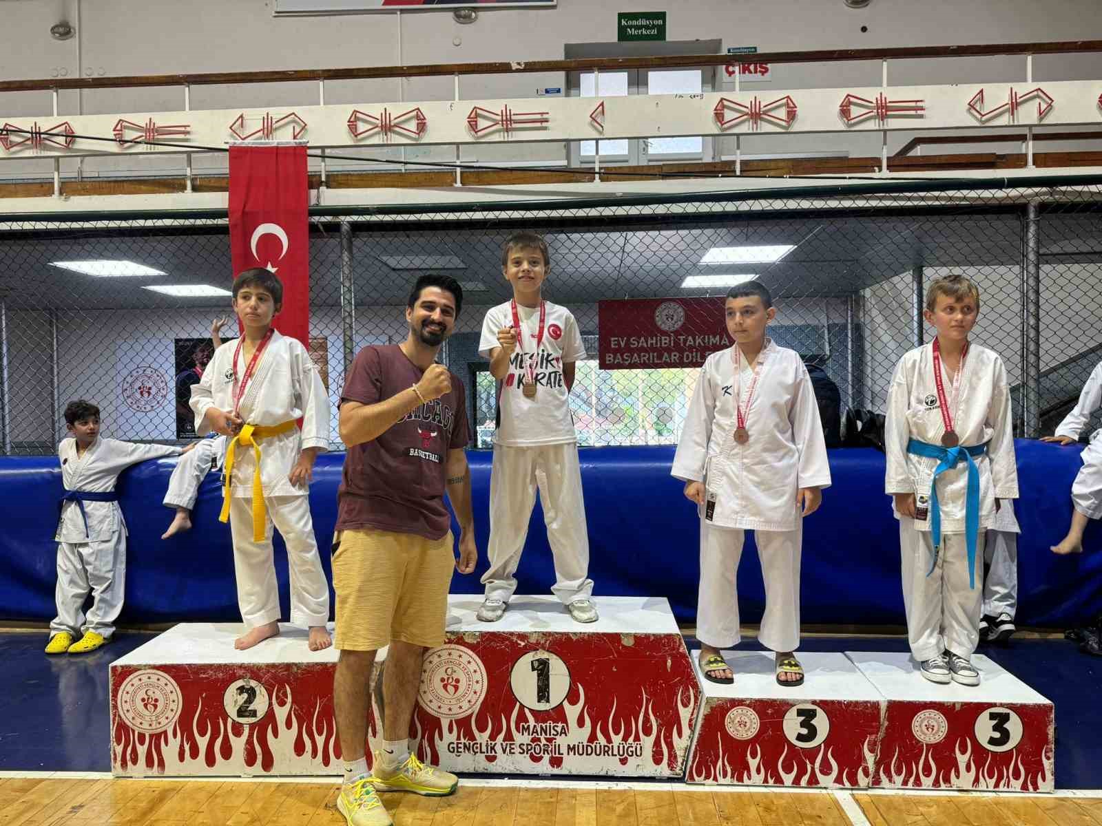 Manisa BBSK Karate Takımı Manisa Şampiyonu oldu
