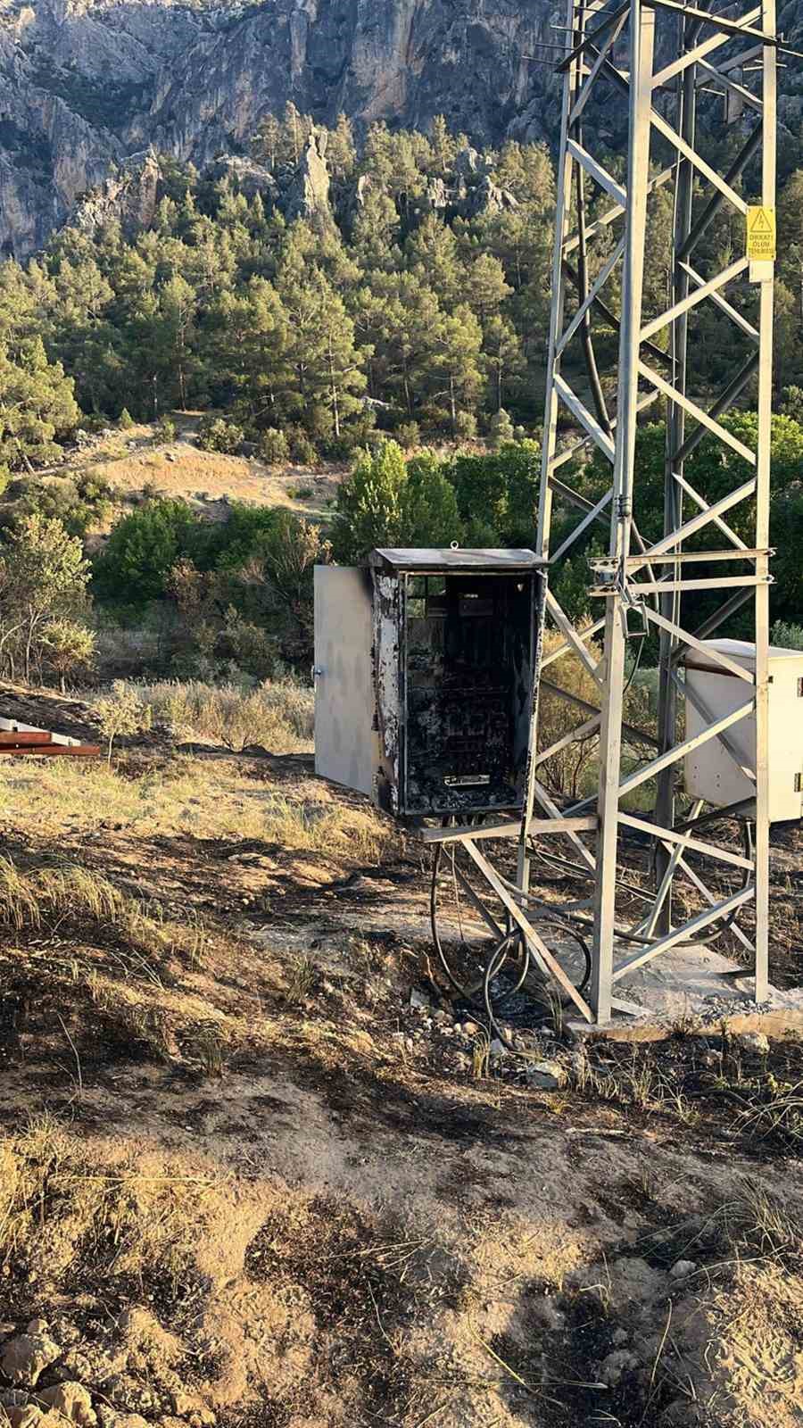 Mut’ta ormanlık alanda çıkan yangın kontrol altına alındı
